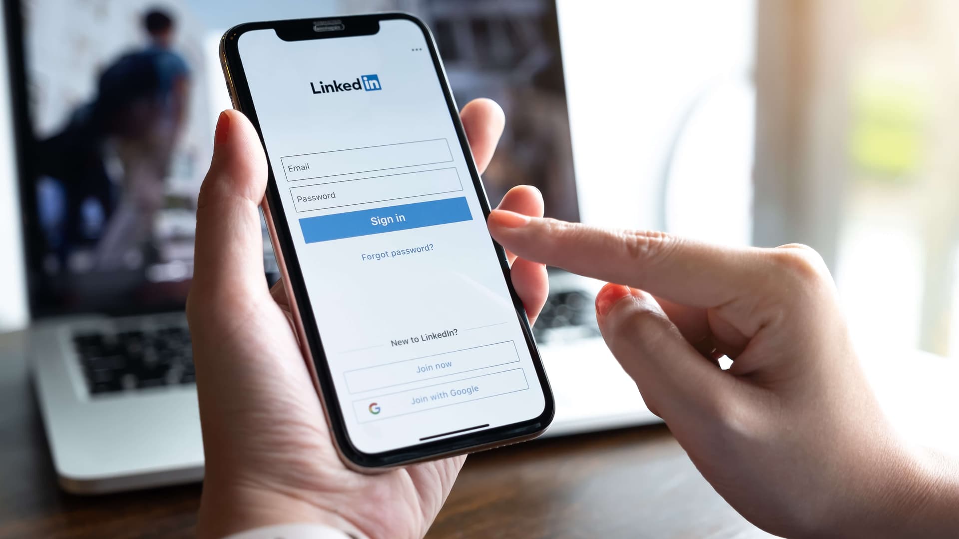Rent LinkedIn Account Access to Power Up Your Outreach Efforts